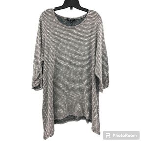 Lily Morgan Blouse/Top.  White and Grey. 2XL.
